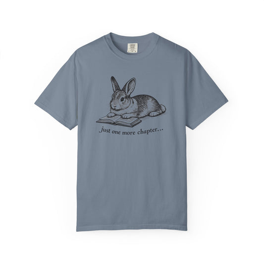Just One More Chapter – Rabbit Book Lover T-Shirt