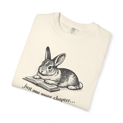 Just One More Chapter – Rabbit Book Lover T-Shirt